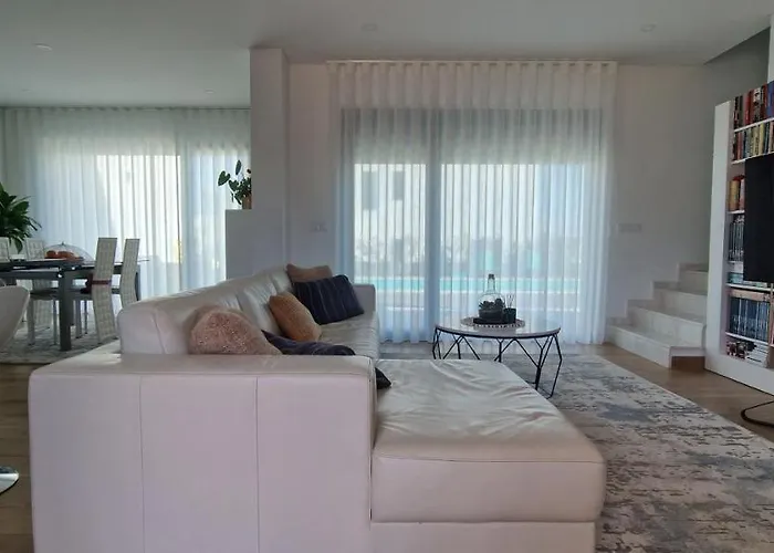 Проживание в семье Lara Sweet *