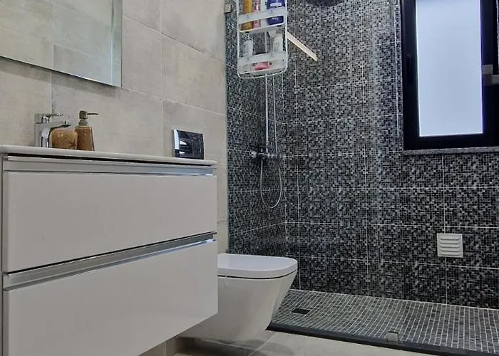 Проживание в семье Lara Sweet *